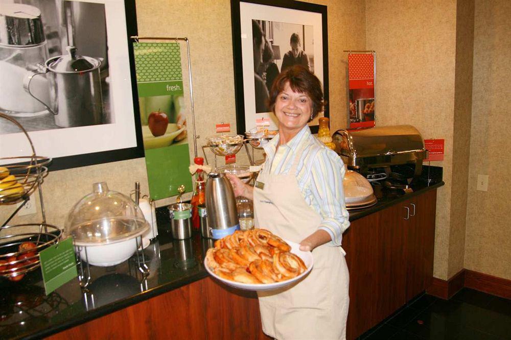 Hampton Inn Columbus/Delaware I-71 North Sunbury Restaurant photo